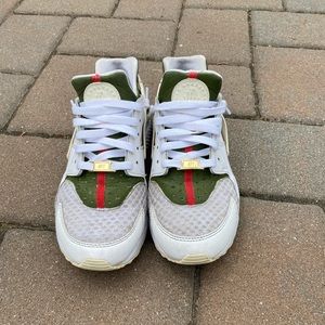 Nike Air Huarache x Gucci color way sneaker (men’s 9)